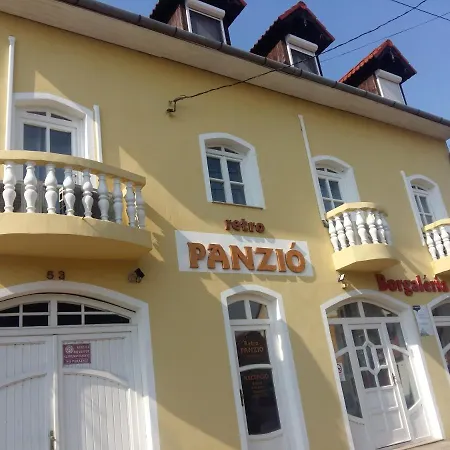 Retro Panzio Bed & Breakfast