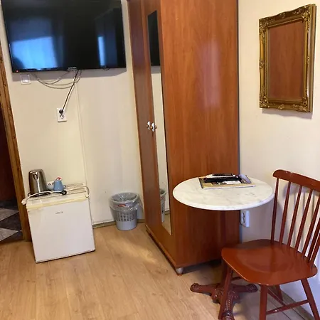 Retro Panzio Bed & Breakfast Pecs