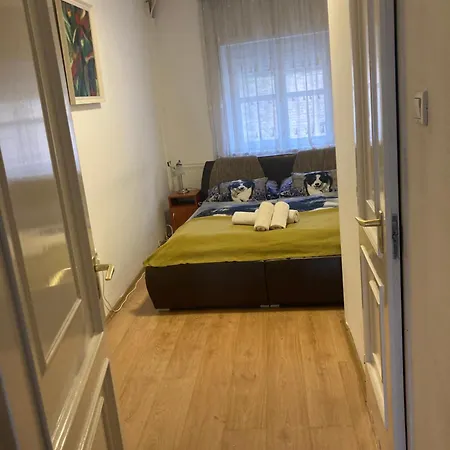 Retro Panzio بيتْش