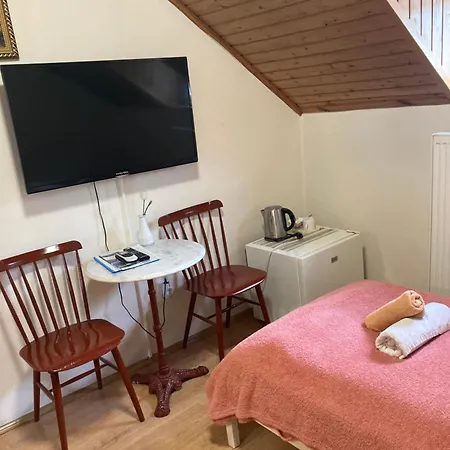 Retro Panzio Bed & Breakfast Pecs