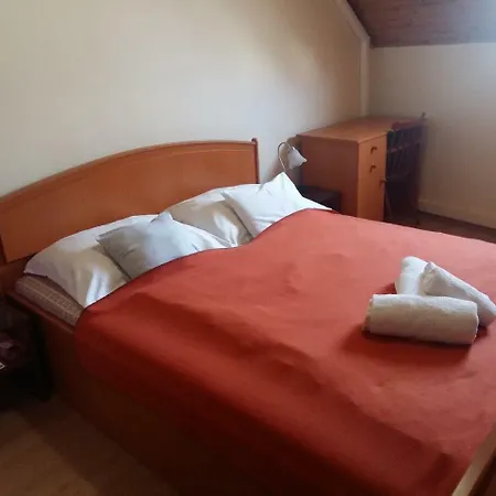 Retro Panzio Bed & Breakfast Pecs